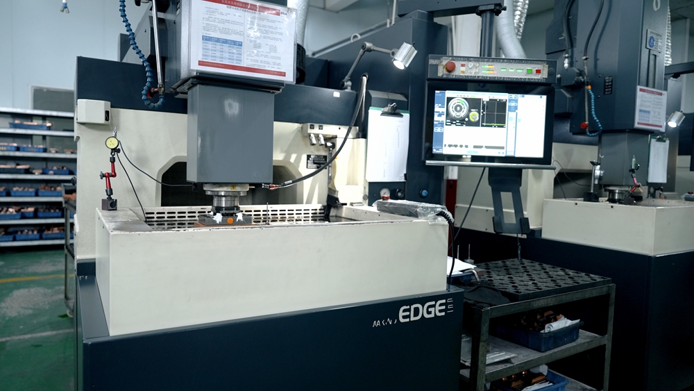 Precision mold manufacturing